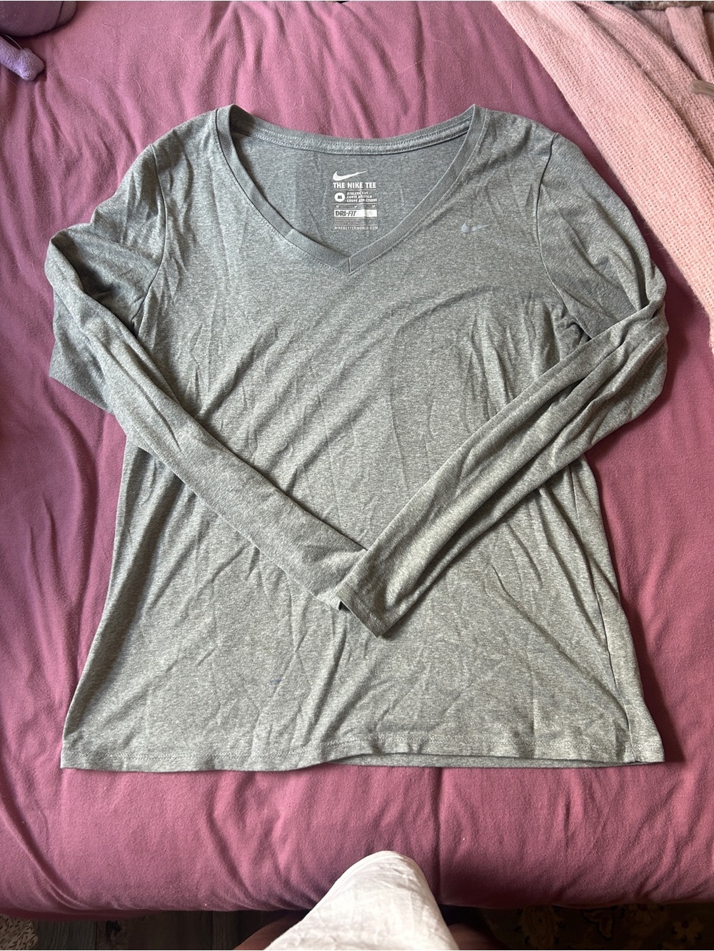 Nike Women’s Long-Sleeve V-Neck Tee — Gray